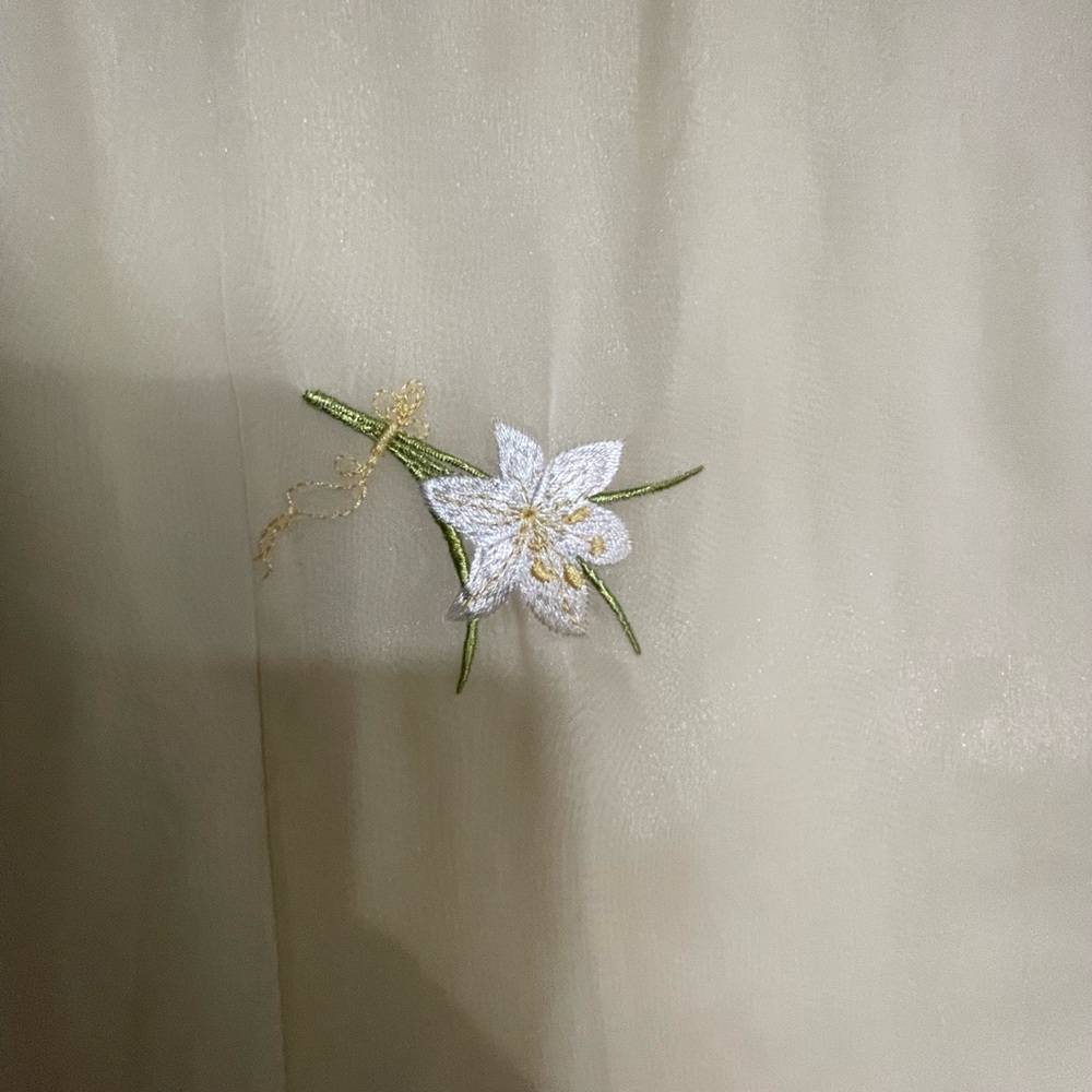 Elegant Cream Floral Cheongsam - Picture 5 of 5